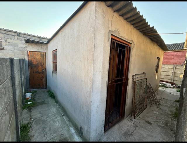 2 BEDROOM FREEHOLD FOR SALE IN PHILIPPI